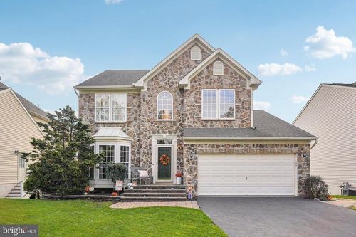 8227 Rose Petal Dr, PHILADELPHIA, PA, 19111-0915 | Card Image