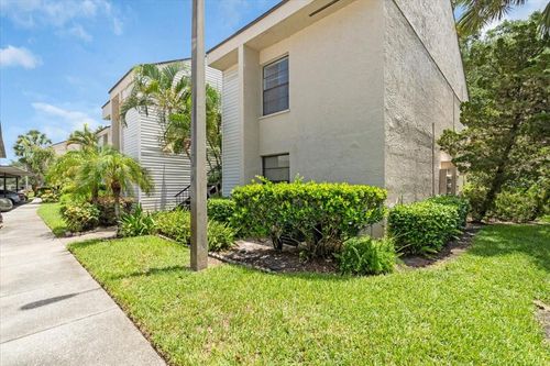 2125-7811 Niagara Ave, TAMPA, FL, 33617-8366 | Card Image