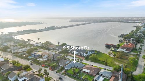 9 S Shore Dr, Galveston, TX, 77551-4363 | Card Image
