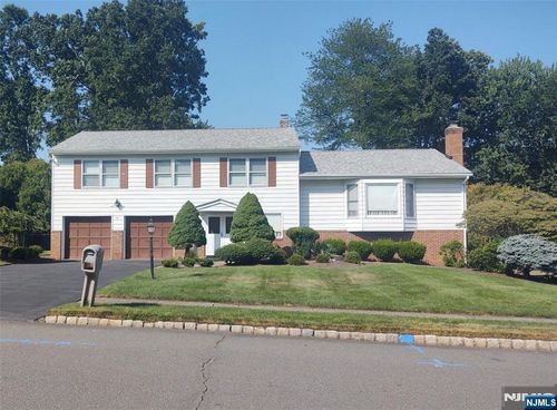 43 Reston Rd, Wayne, NJ, 07470-3921 | Card Image