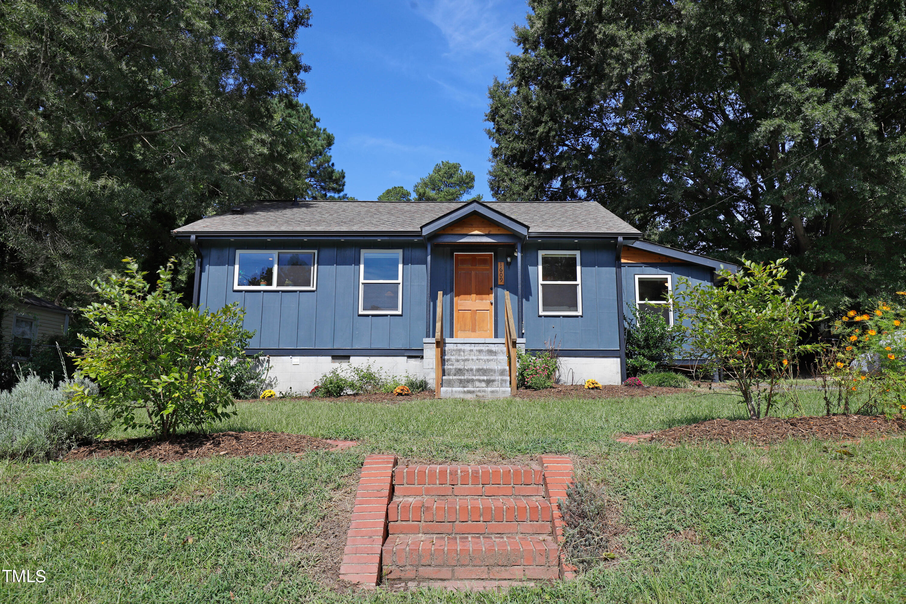 Robinhood Rd, Durham, NC 27701