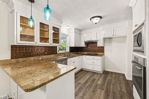 100 Kent Cir, Ladson, SC, 29456-6228 | Card Image