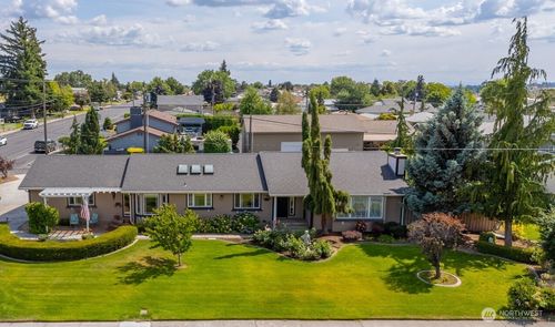 350 E Division Ave, Ephrata, WA, 98823-1978 | Card Image