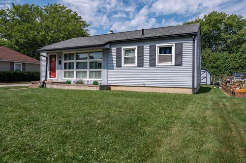 117 E 6th St, Port Clinton, OH, 43452-2401 | Card Image
