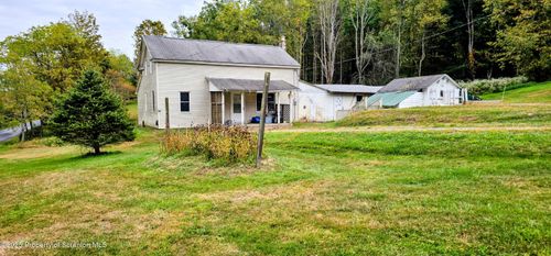 507 Butternut Ln, Dallas, PA, 18612-7707 | Card Image