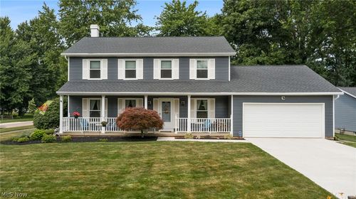 9585 Brayes Manor Dr, Mentor, OH, 44060-7164 | Card Image