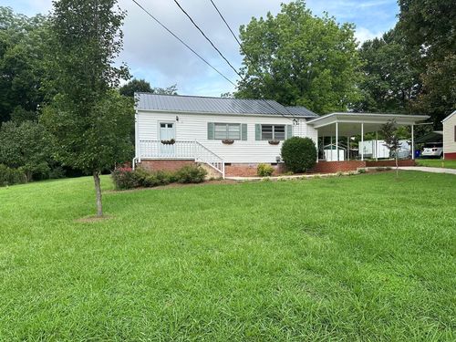 110 White Oak Dr, Siler City, NC, 27344-3338 | Card Image
