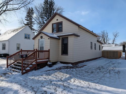 526 1st Ave Se, Wells, MN, 56097-1706 | Card Image