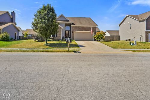 814 Declaration Dr, Pittsboro, IN, 46167-8833 | Card Image