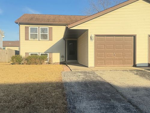 653-653 Ziegler Dr, Grayslake, IL, 60030-1381 | Card Image