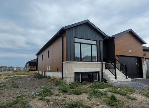 main-92 Creighton Dr, Odessa, ON, K0H2H0 | Card Image