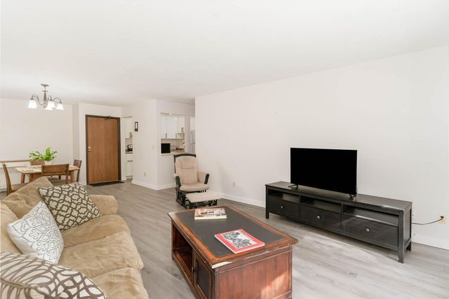 210 - 1855 Silver Bell Road, Condo with 2 bedrooms, 2 bathrooms and null parking in Eagan MN | Image 9