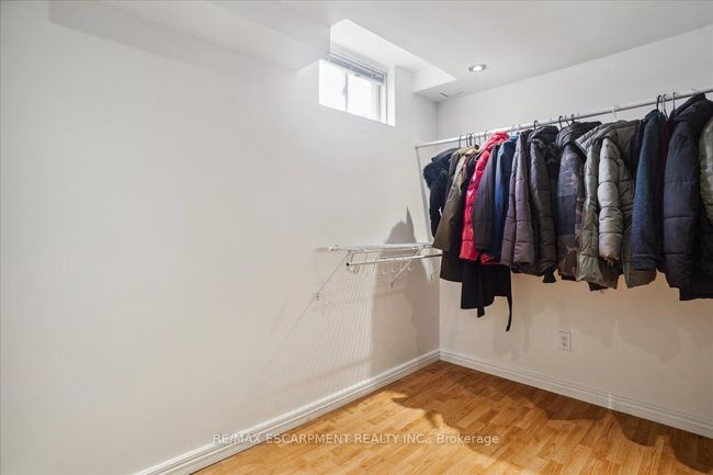 2403 Emerson Dr, House attached with 3 bedrooms, 4 bathrooms and 1 parking in Burlington ON | Image 31