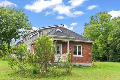 102754 Grey Road 18, House other with 3 bedrooms, 1 bathrooms and 8 parking in Owen Sound ON | Image 2