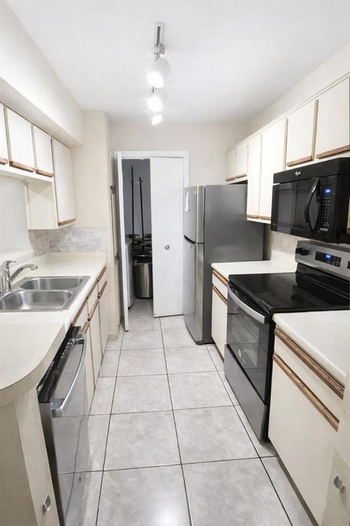 i204-5545 Devonbriar Way, ORLANDO, FL, 32822 | Card Image