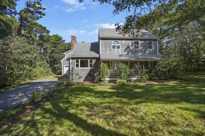 13 W Meadow Ln, House other with 3 bedrooms, 3 bathrooms and 8 parking in Oak Bluffs MA | Image 2