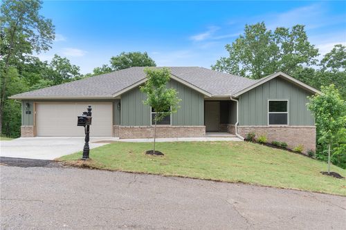 3 Islay Ln, Bella Vista, AR, 72715-3821 | Card Image