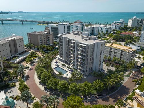 403-325 Golden Gate Point, SARASOTA, FL, 34236 | Card Image