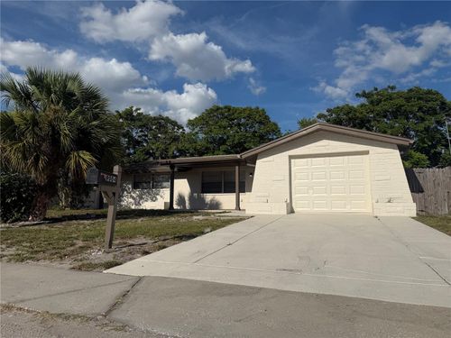 9030 Saint Regis Ln, PORT RICHEY, FL, 34668-4954 | Card Image