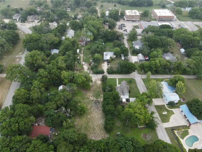 503 Crockett St, Home with 0 bedrooms, 0 bathrooms and null parking in Martindale TX | Image 11