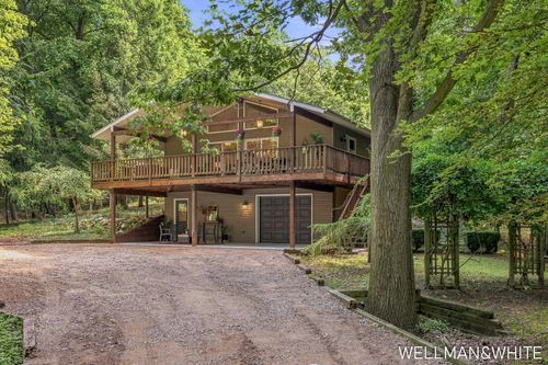 2675 Chestnut Ln, Fennville, MI, 49408-9690 | Card Image