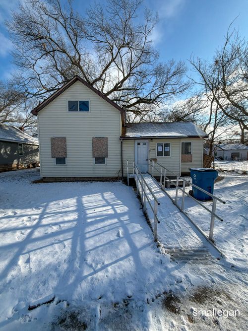 2022 8th Street, Muskegon, MI, 49444 | Card Image