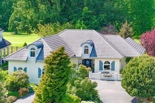 3274 Majestic Dr, Courtenay, BC, V9N9X4 | Card Image