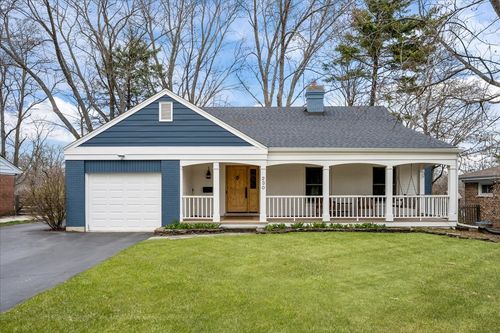 230 W Center Ave, Lake Bluff, IL, 60044-2412 | Card Image