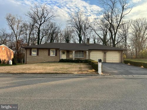 10701 Oak Forest Dr, HAGERSTOWN, MD, 21740-7737 | Card Image