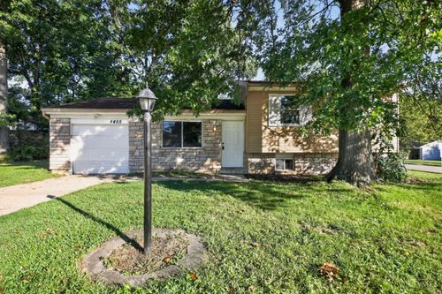 4455 Schoolhouse Rd, Batavia, OH, 45103-1404 | Card Image