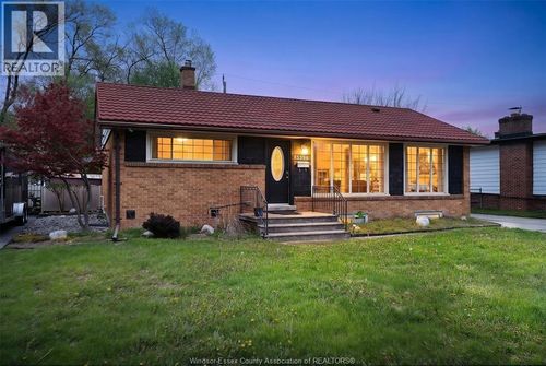 3598 Rankin Ave, Windsor, ON, N9E3C5 | Card Image