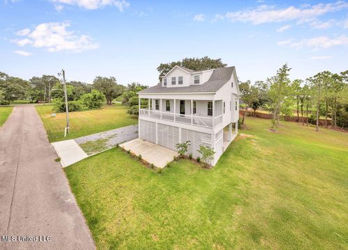 225 Magnolia Ave, Pass Christian, MS, 39571 | Card Image