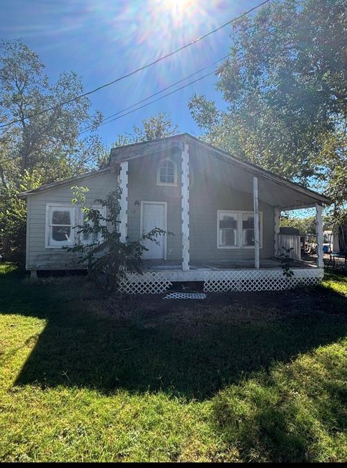 505 Washington St, Edna, TX, 77957-3041 | Card Image