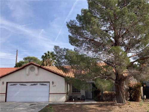 3838 Moongate Cir, Las Vegas, NV, 89103-0134 | Card Image