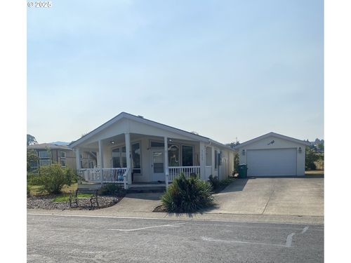 65-51425 Se Oak Grove Dr, Scappoose, OR, 97056-3335 | Card Image