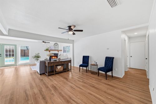 1223 Venus St, Cedar Hill, TX, 75104-3220 | Card Image