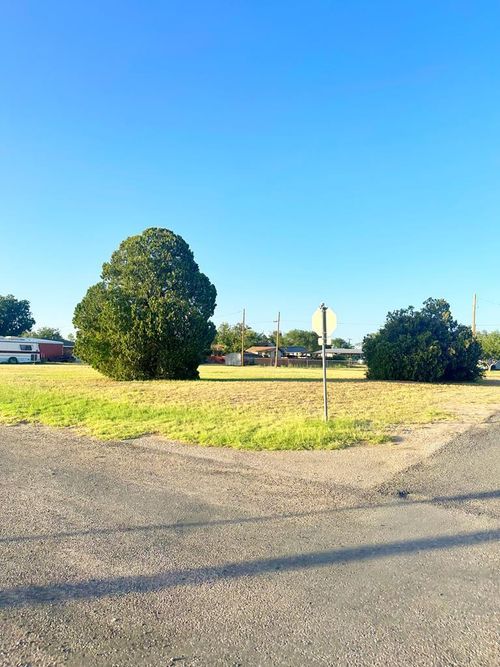 300 S Main St, Coahoma, TX, 79511 | Card Image