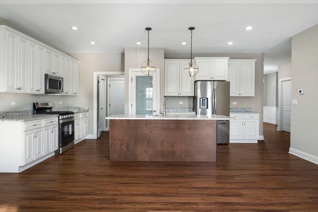 26451 W Stephanie Dr, Home with 3 bedrooms, 2 bathrooms and null parking in Channahon IL | Image 4