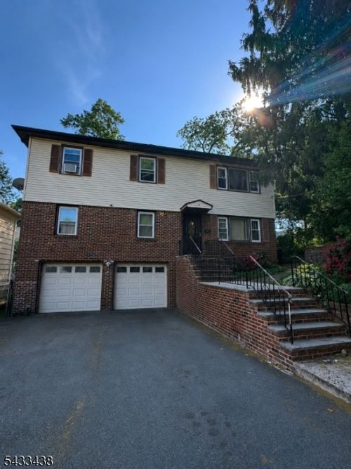 22 Evelyn Ct, Maplewood, NJ, 07040-3319 | Card Image
