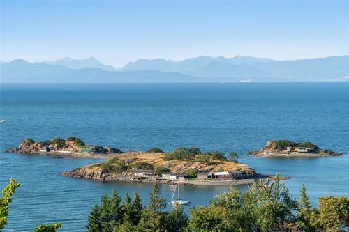 3796 Sundown Dr, Nanaimo, BC, V9T4R1 | Card Image