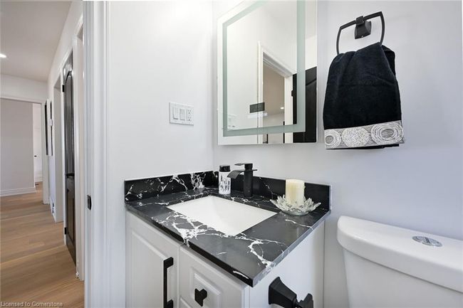 812 10 Th Ave, House other with 5 bedrooms, 2 bathrooms and 5 parking in Hamilton ON | Image 19