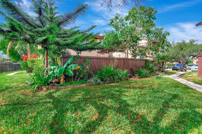 1851 Bayberry Dr, Condo with 3 bedrooms, 2 bathrooms and null parking in Pembroke Pines FL | Image 40