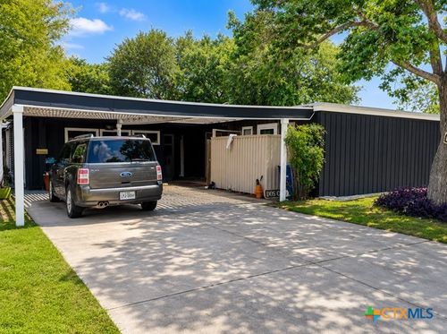 811 Indiana Ave, Corpus Christi, TX, 78404-2816 | Card Image