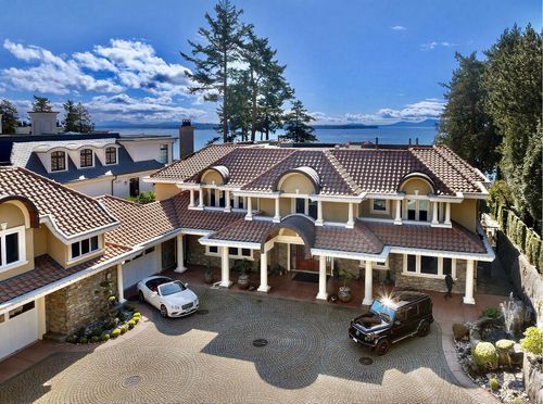 13822 Marine Dr, White Rock, BC, V4B1A4 | Card Image