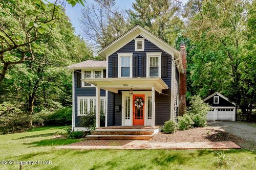 100 Franklin St, Dallas, PA, 18612-1813 | Card Image