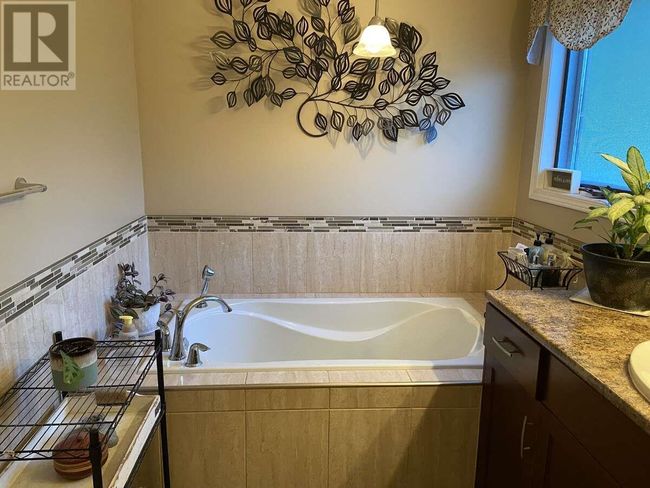 27 Preston Cres, House other with 4 bedrooms, 2 bathrooms and 4 parking in Enderby BC | Image 15