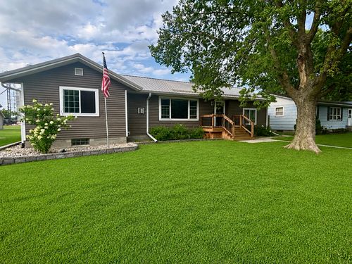 305 E 12th St, Redwood Falls, MN, 56283-2205 | Card Image