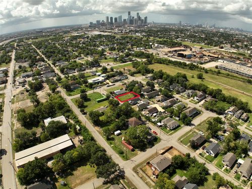 2511 Jones St, Houston, TX, 77026-6314 | Card Image