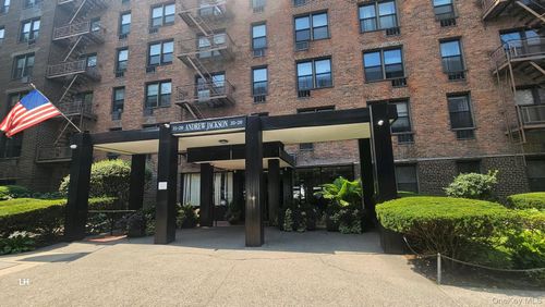 apt-b225-3520 Leverich St, Jackson Heights, NY, 11372-3932 | Card Image