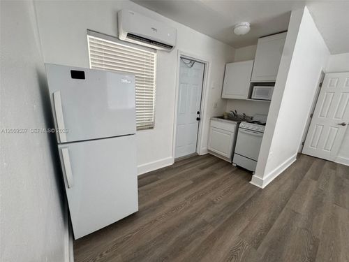 4-6301 Nw 2nd Pl, Miami, FL, 33150-4493 | Card Image
